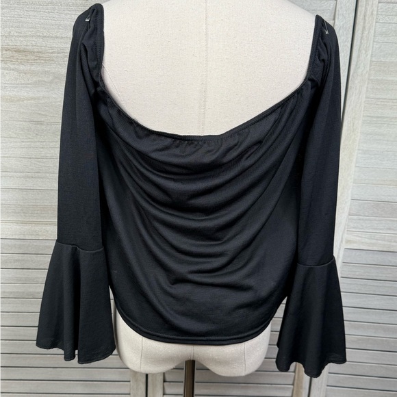 BOOHOO Leila Lace Up Front Off the Shoulder Top Black-16 - Picture 3 of 3